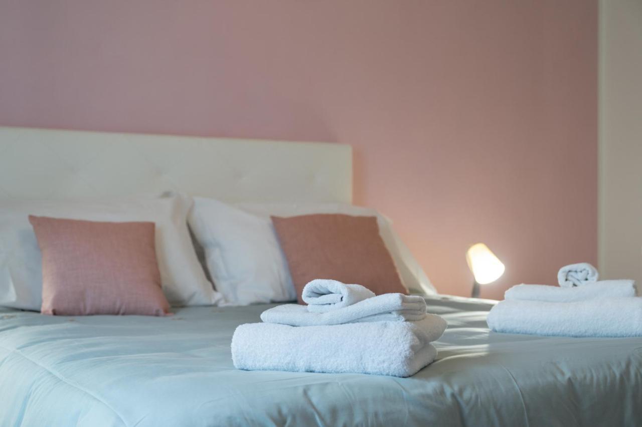 La Verde Rosa - Casa Vacanze A Due Passi Dal Lago Marta Exteriér fotografie
