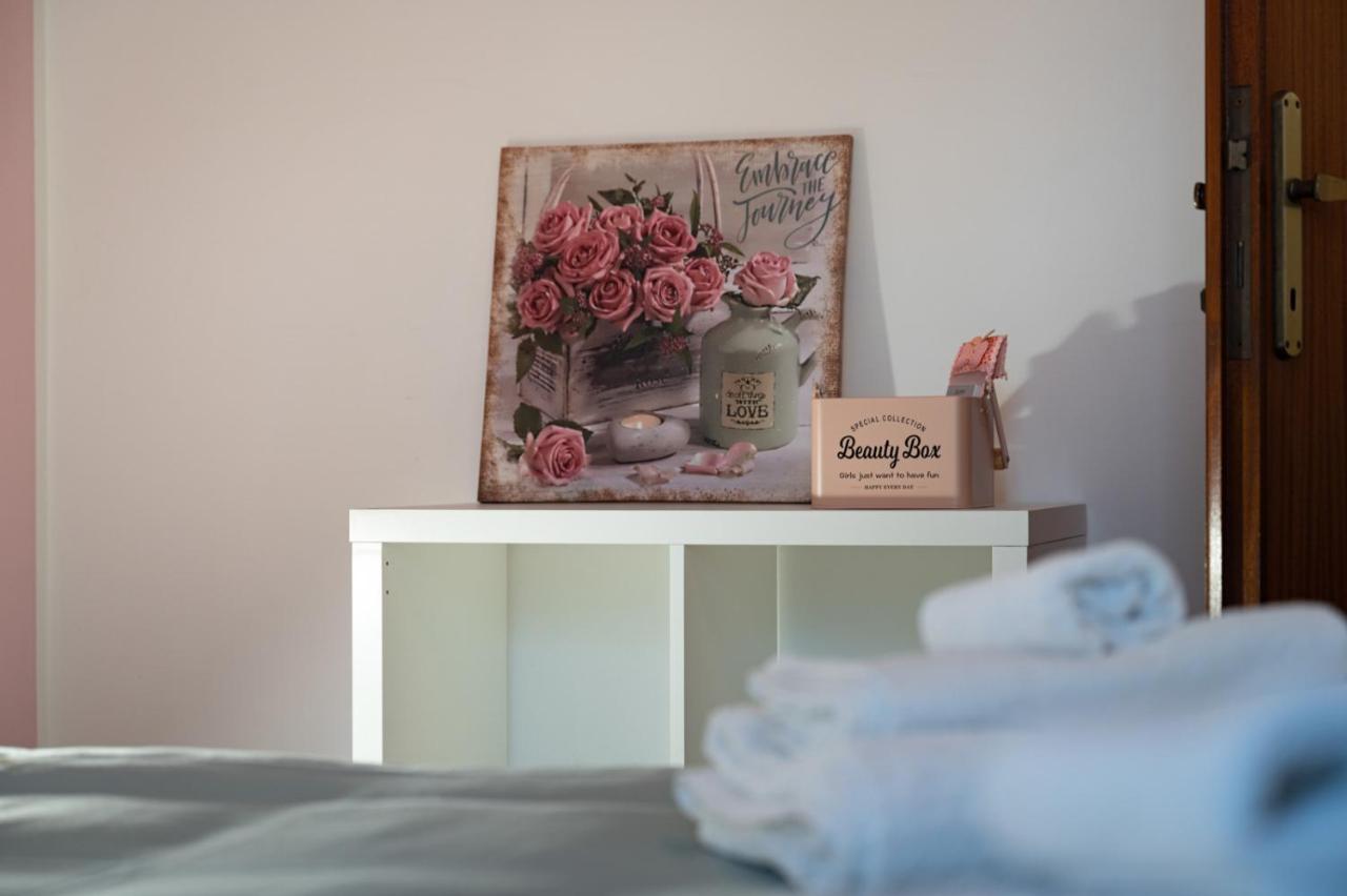La Verde Rosa - Casa Vacanze A Due Passi Dal Lago Marta Exteriér fotografie
